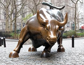 bronze bull placed in New York near the Wall Street Stock Exchange and created by Sicilian sculptor Arturo Di Modica